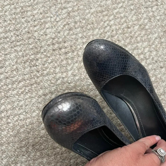 Stuart weitzman  silver metallic heels size 7 - Picture 6 of 10